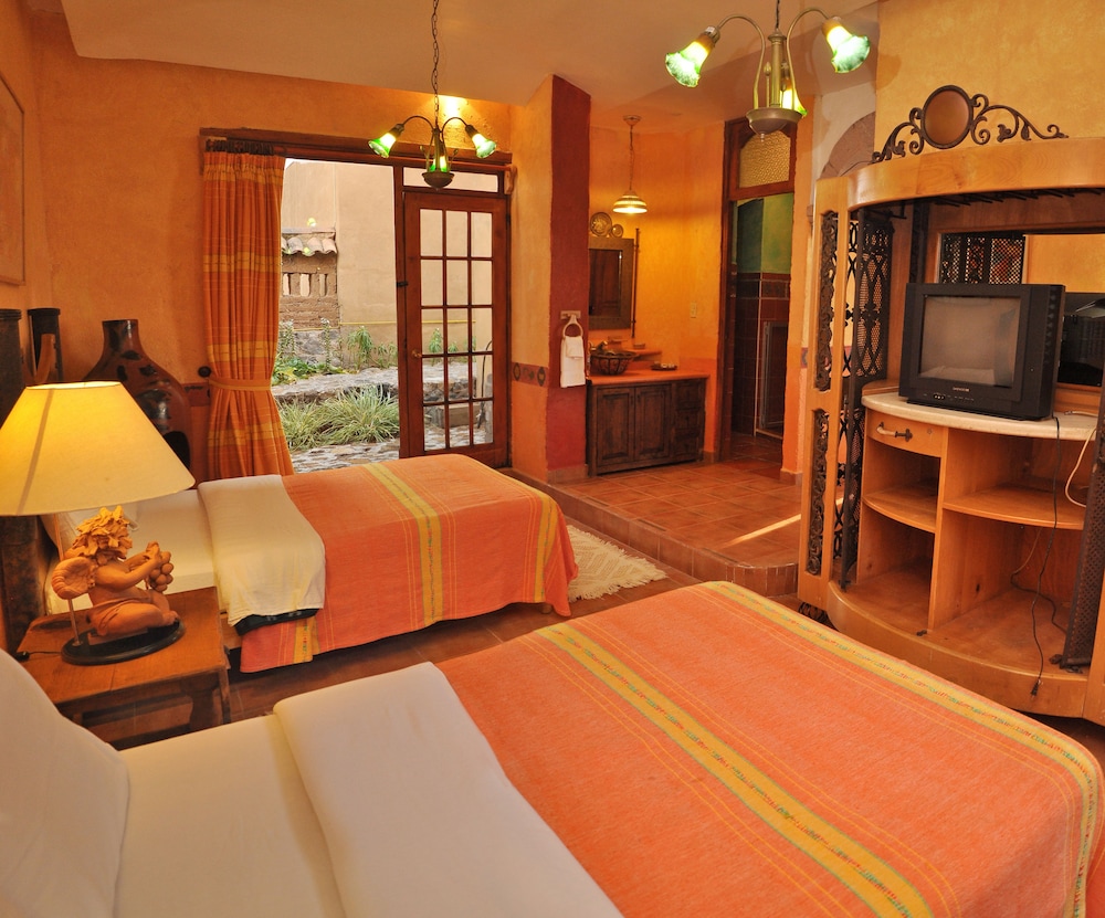 Eco Hotel Ixhi 47/74