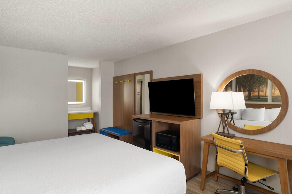غرفة بسرير كينج، Days Inn by Wyndham Clanton, AL 4/7