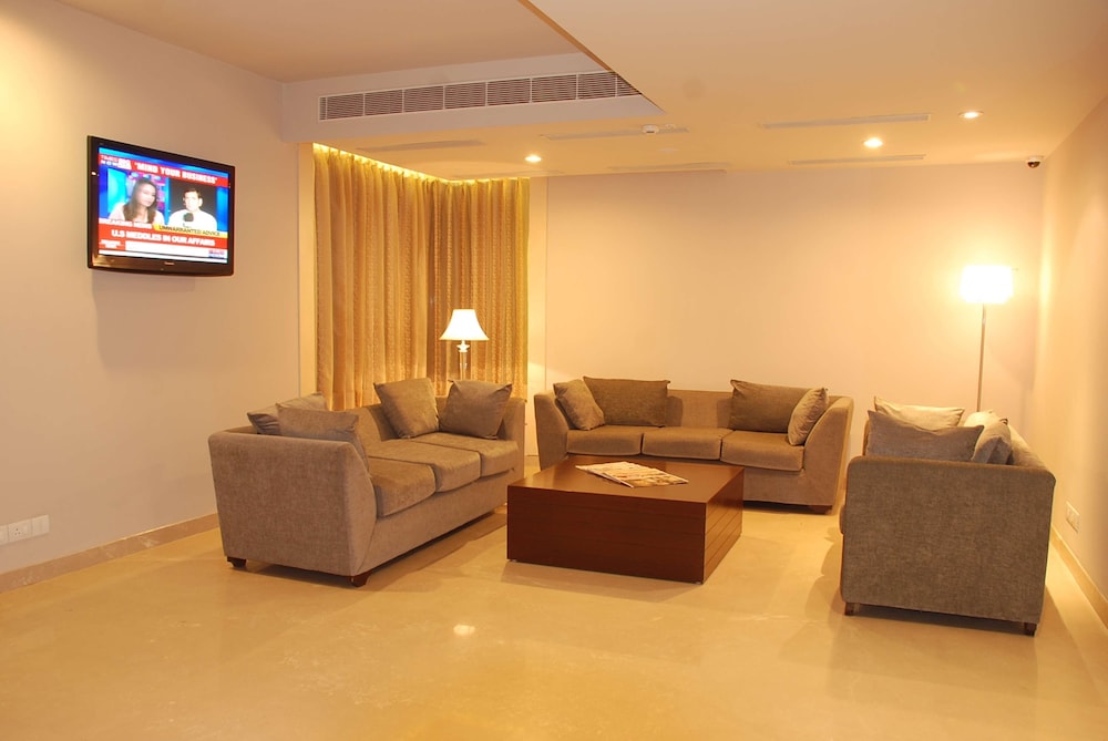 Sarovar Portico Naraina 34/54