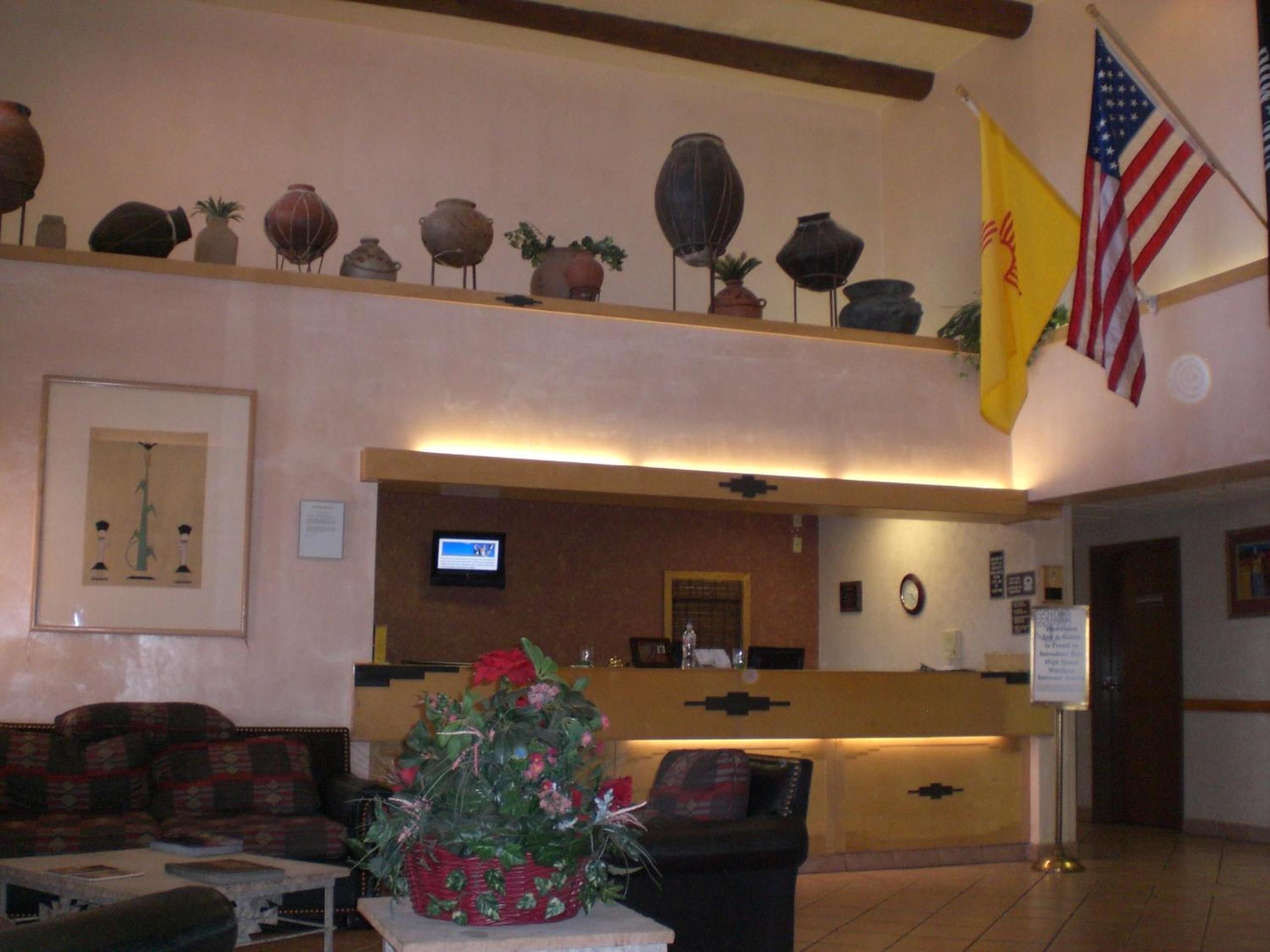Hawthorn Suites by Wyndham Albuquerque 6/36