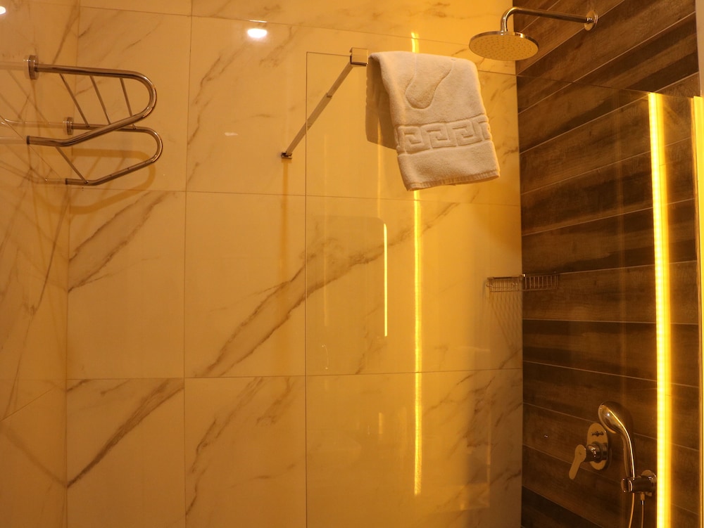 Isnova Hotel 20/32