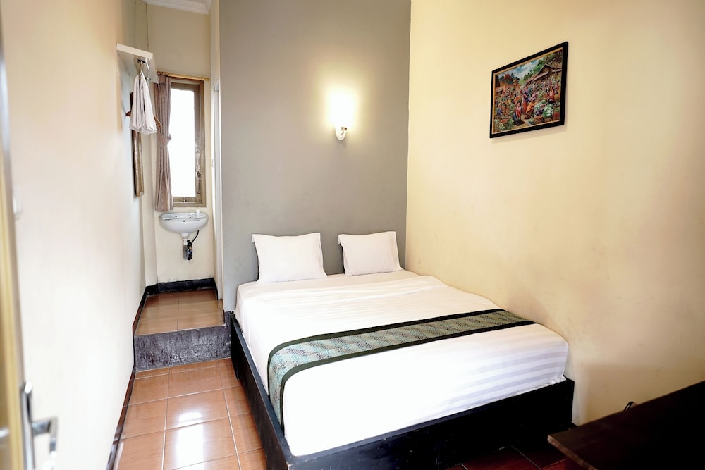 Saung Balibu Hotel 31/68