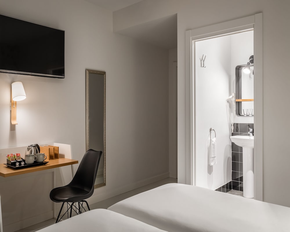 Cosmov Bilbao Hotel** 24/63