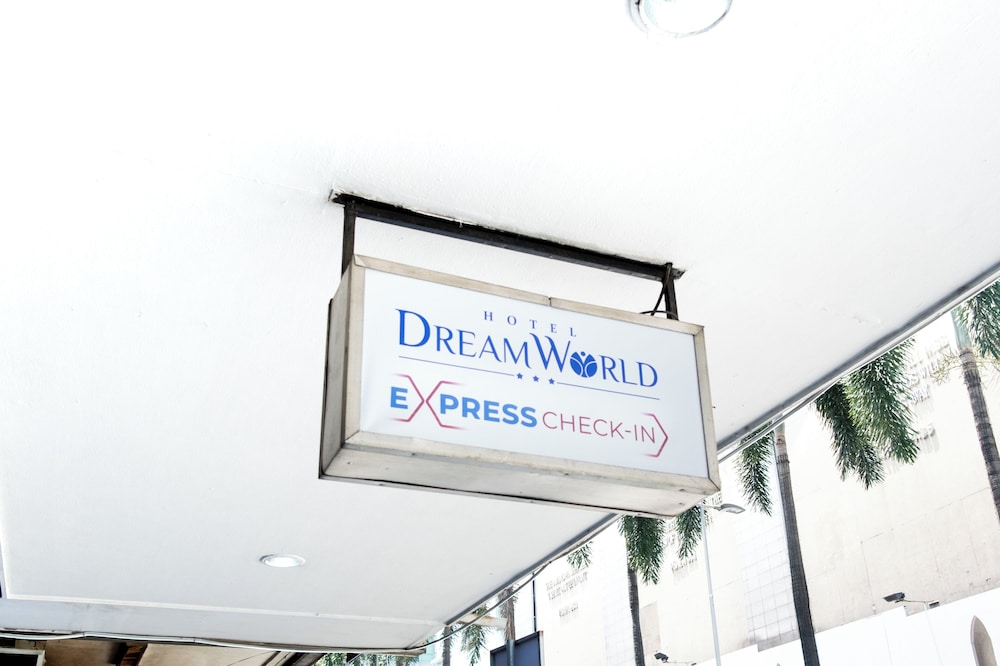 Hotel Dream World 5/72