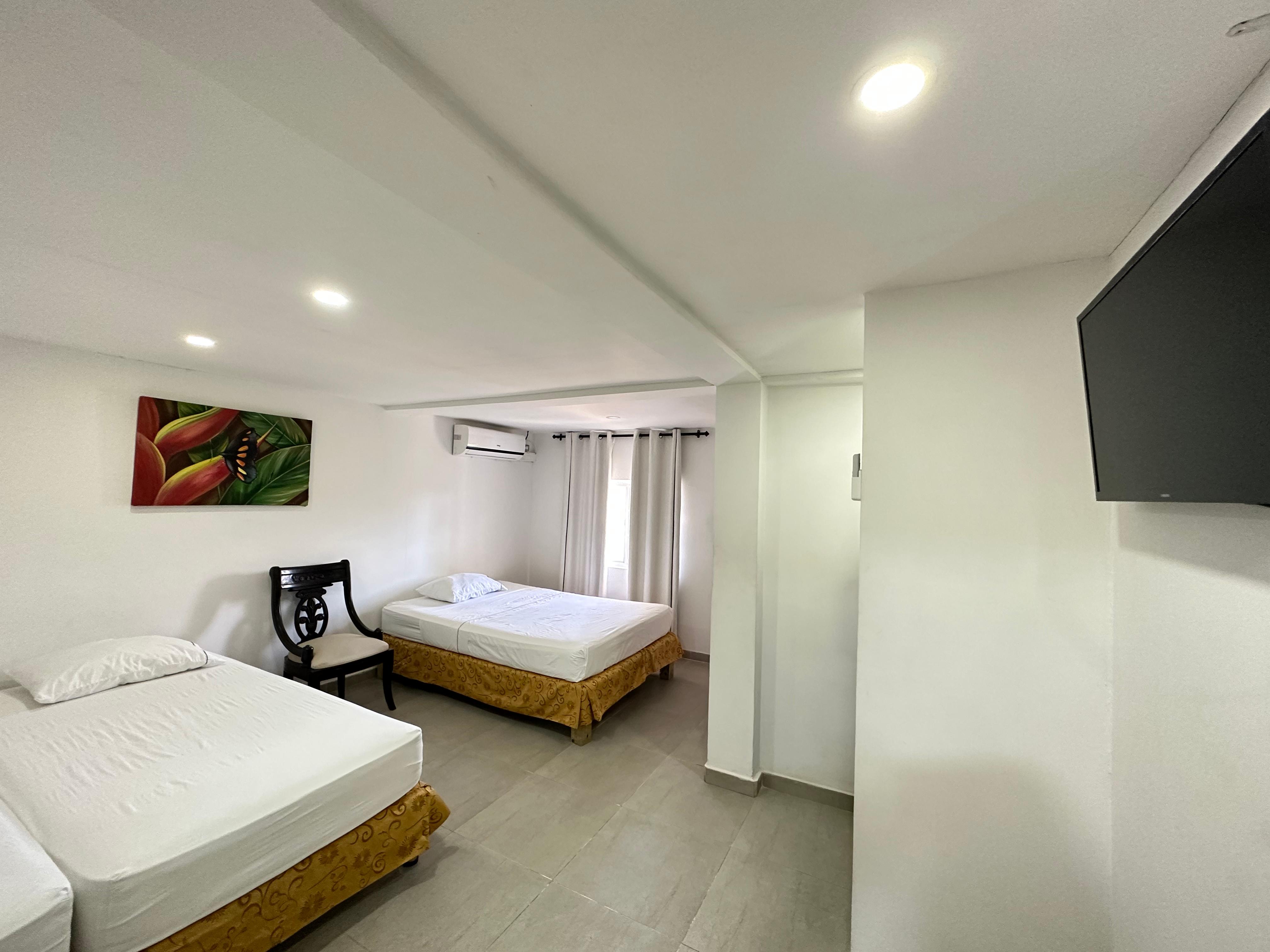 Island House Hotels 7/24