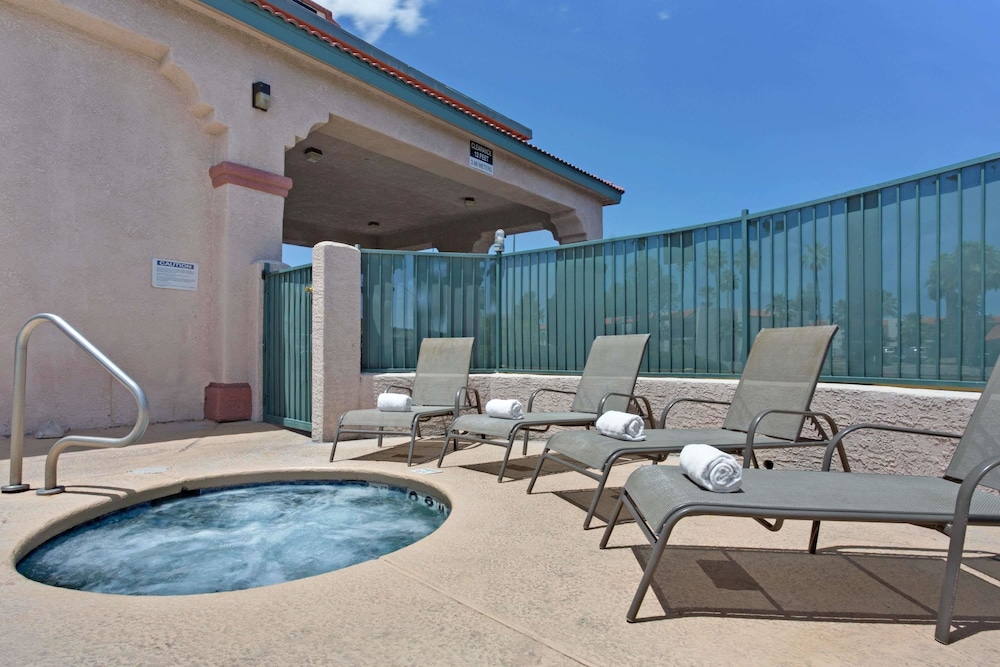 Super 8 By Wyndham Tucson Downtown Convention Center 12/22