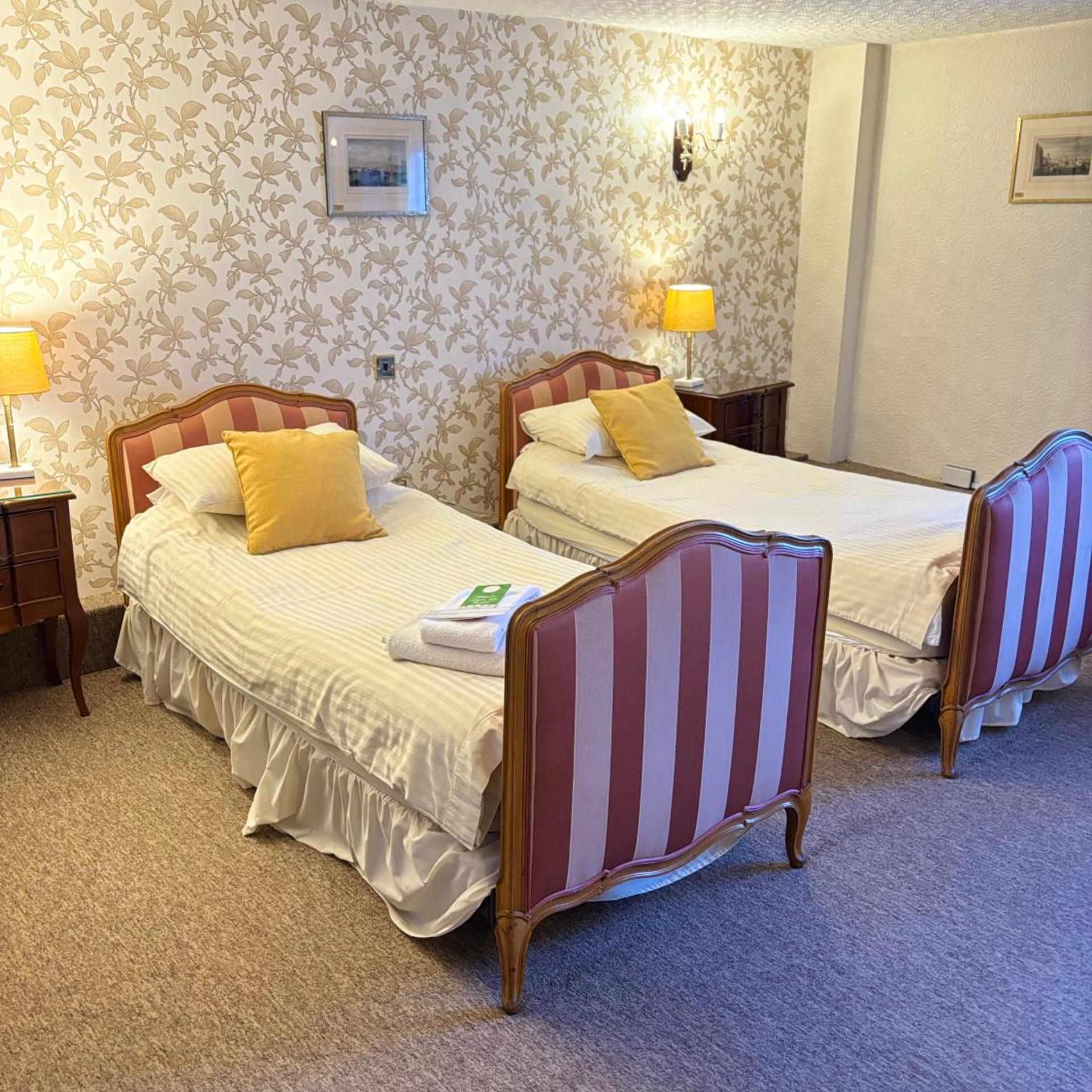 غرفة بسريرين منفصلين، Albright Hussey Manor 4/6