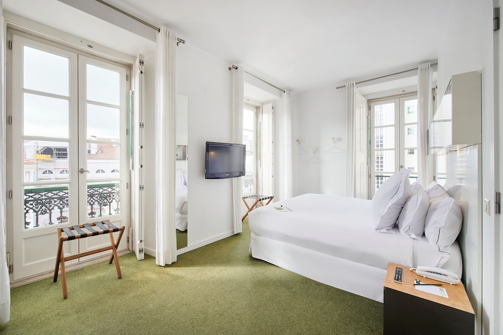DELUXE, DOUBLE BED