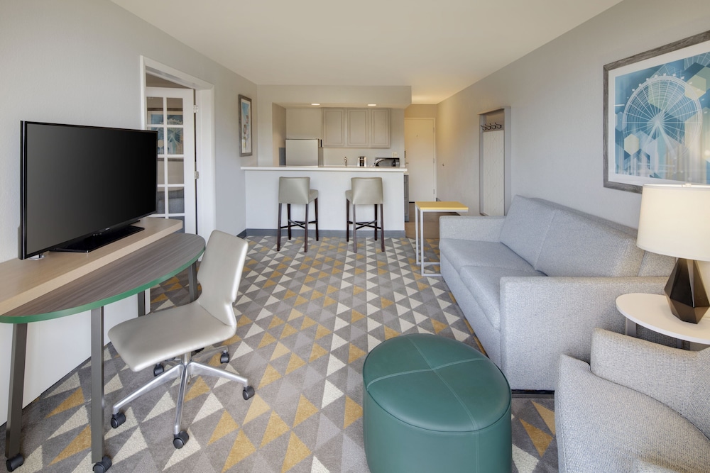 Holiday Inn & Suites Orlando SW - Celebration Area 40/62