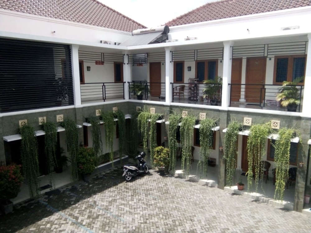 Khatarina Female Residence by ZUZU 16/21