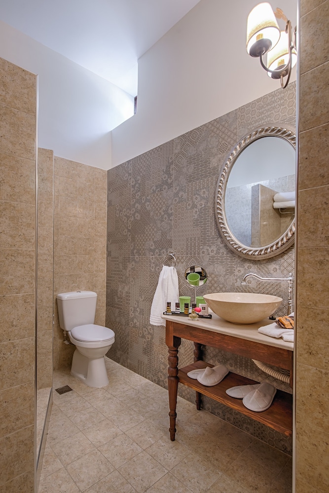 SPERVERI BOUTIQUE HOTEL 8/77