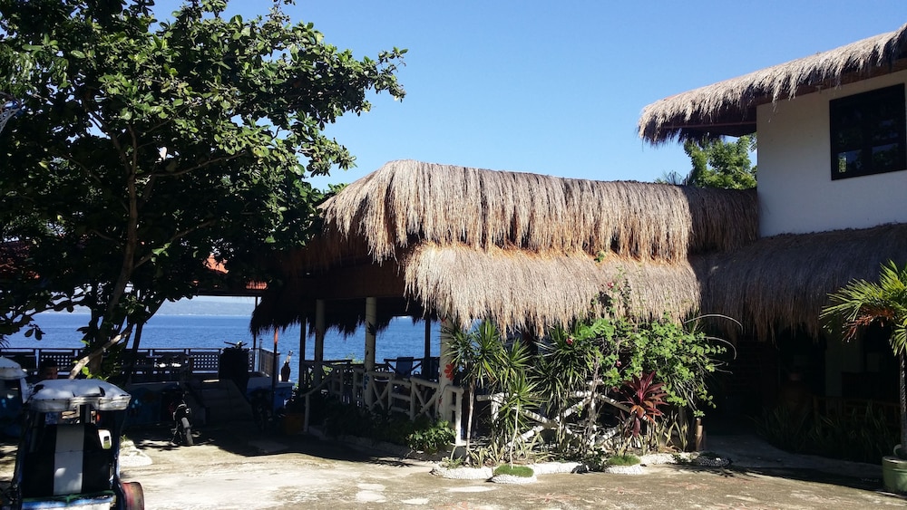 New Ocean Terrace Beach Resort 6/24