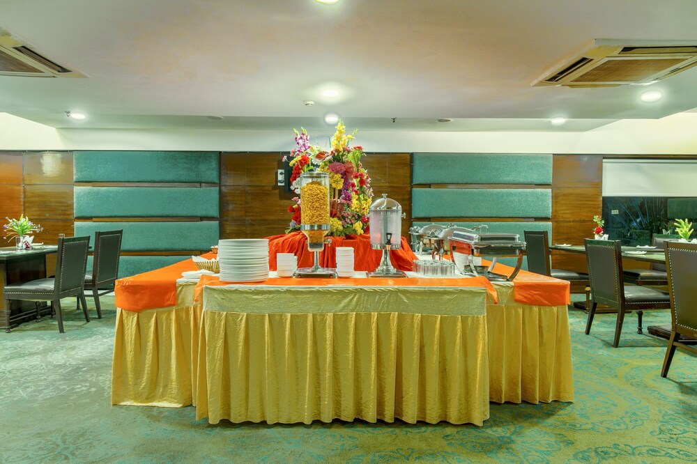 RNB SELECT BANJARA HILLS 41/45