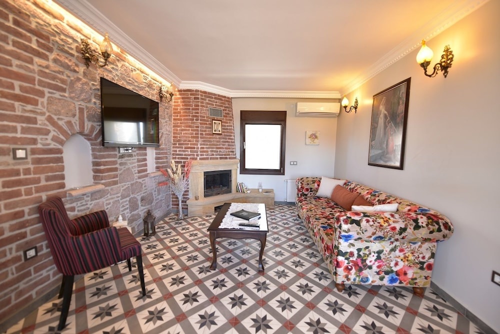 Cunda Rooms Butik Otel 14/25