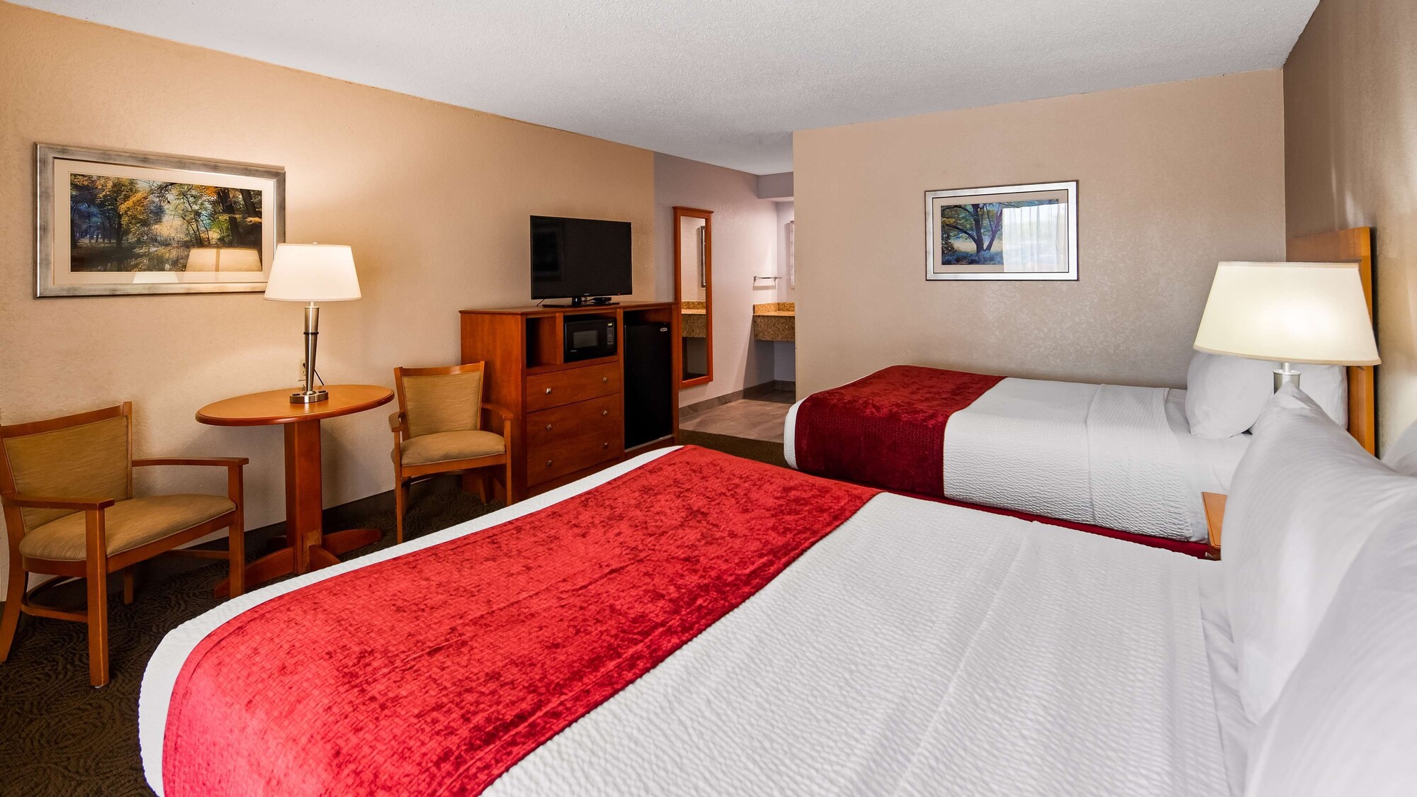 غرفة قياسية بسريرين كوين يُسمح فيها بالحيوانات الأليفة، Best Western Thunderbird Motel 3/8