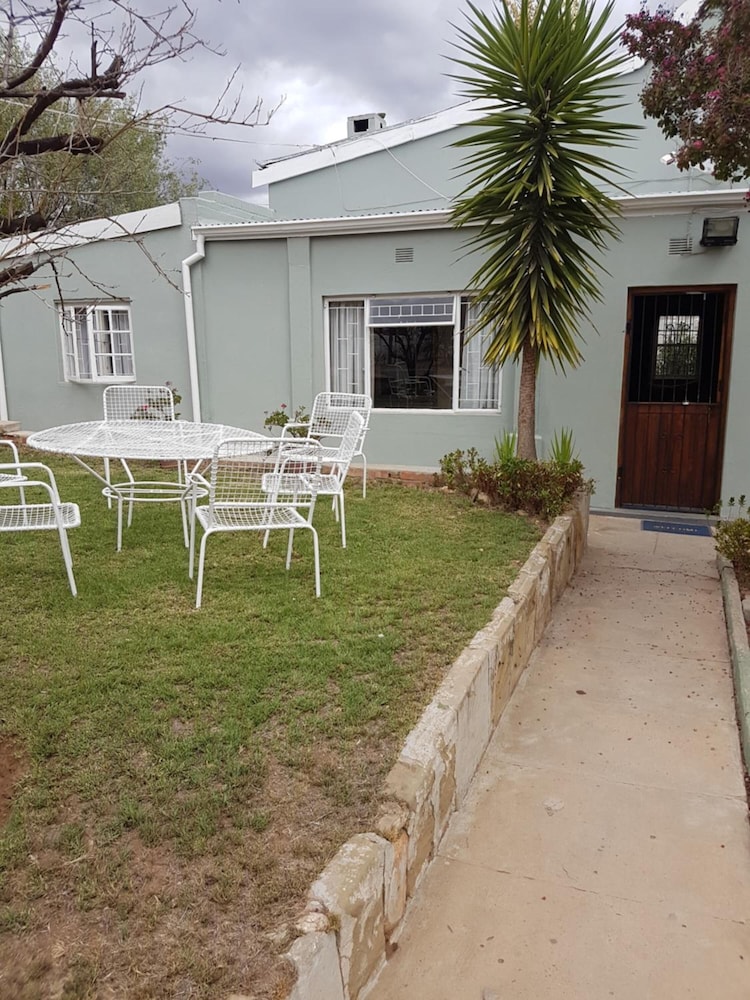 Oasis Shanti Backpackers 38/49