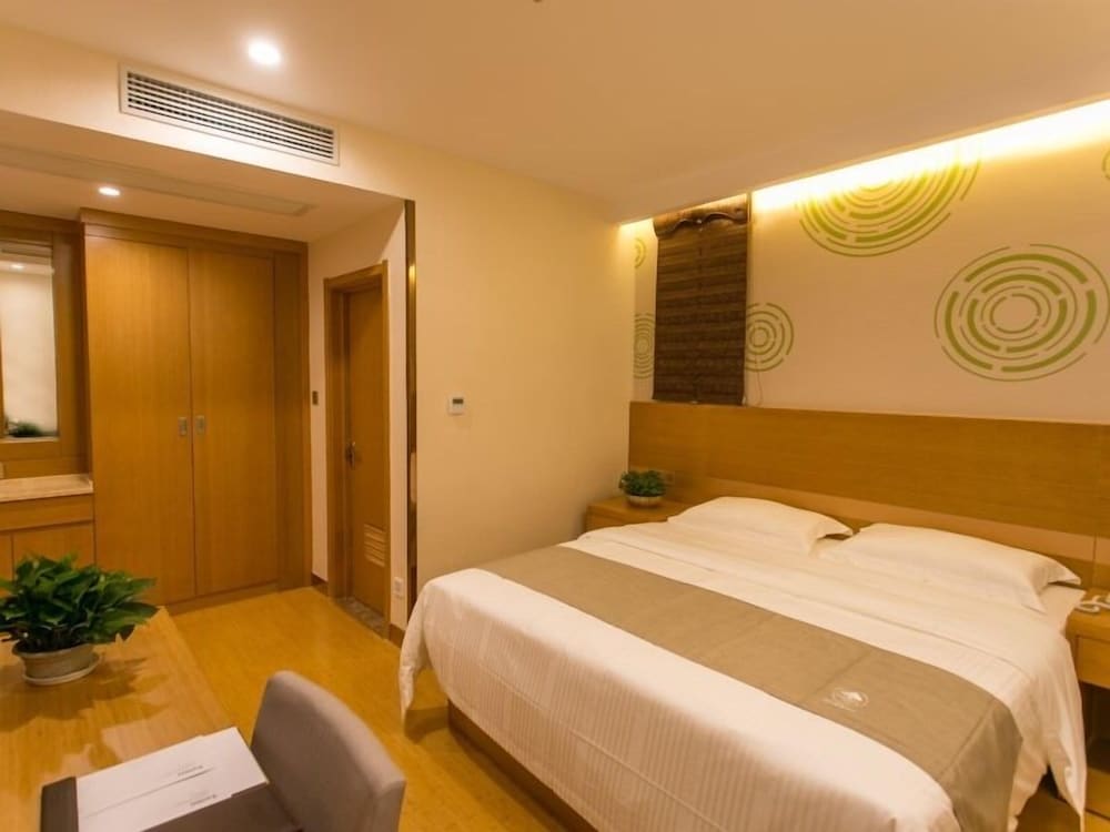 Greentree Inn Suzhou Wujiang Fenhu Development District Express Hotel 8/38