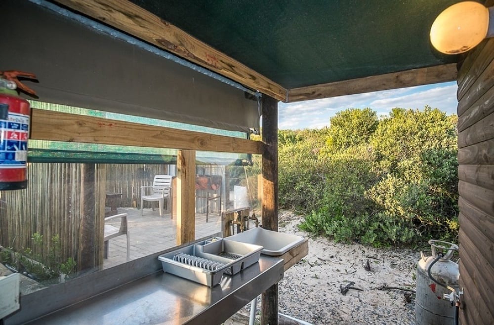 West Coast Luxury Tents 1/27