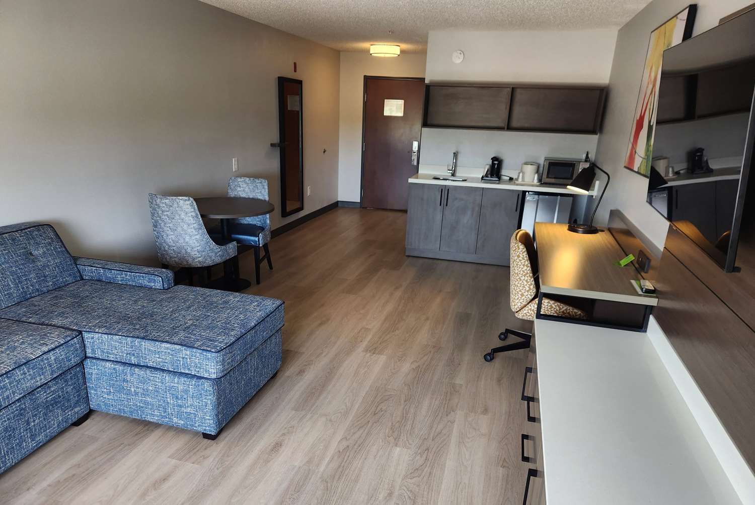 La Quinta Inn Suites Warner Robins 37/62