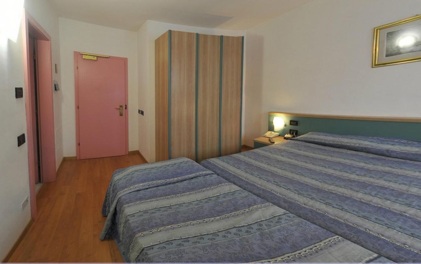 Hotel Vela 19/43