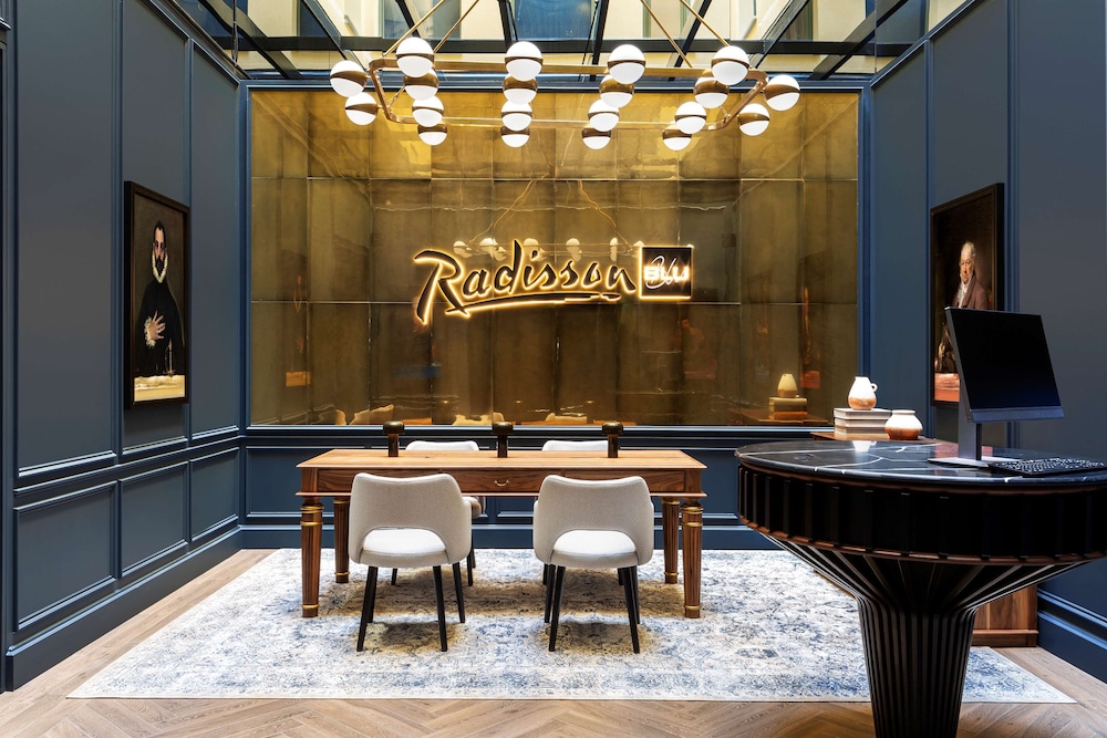 RADISSON BLU MADRID PRADO 62/74
