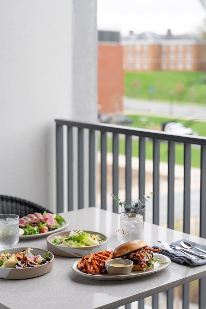 Virginia Guesthouse Hotel and Conference Center 34/50