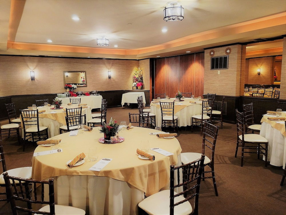 Altland House Inn and Suites 30/50