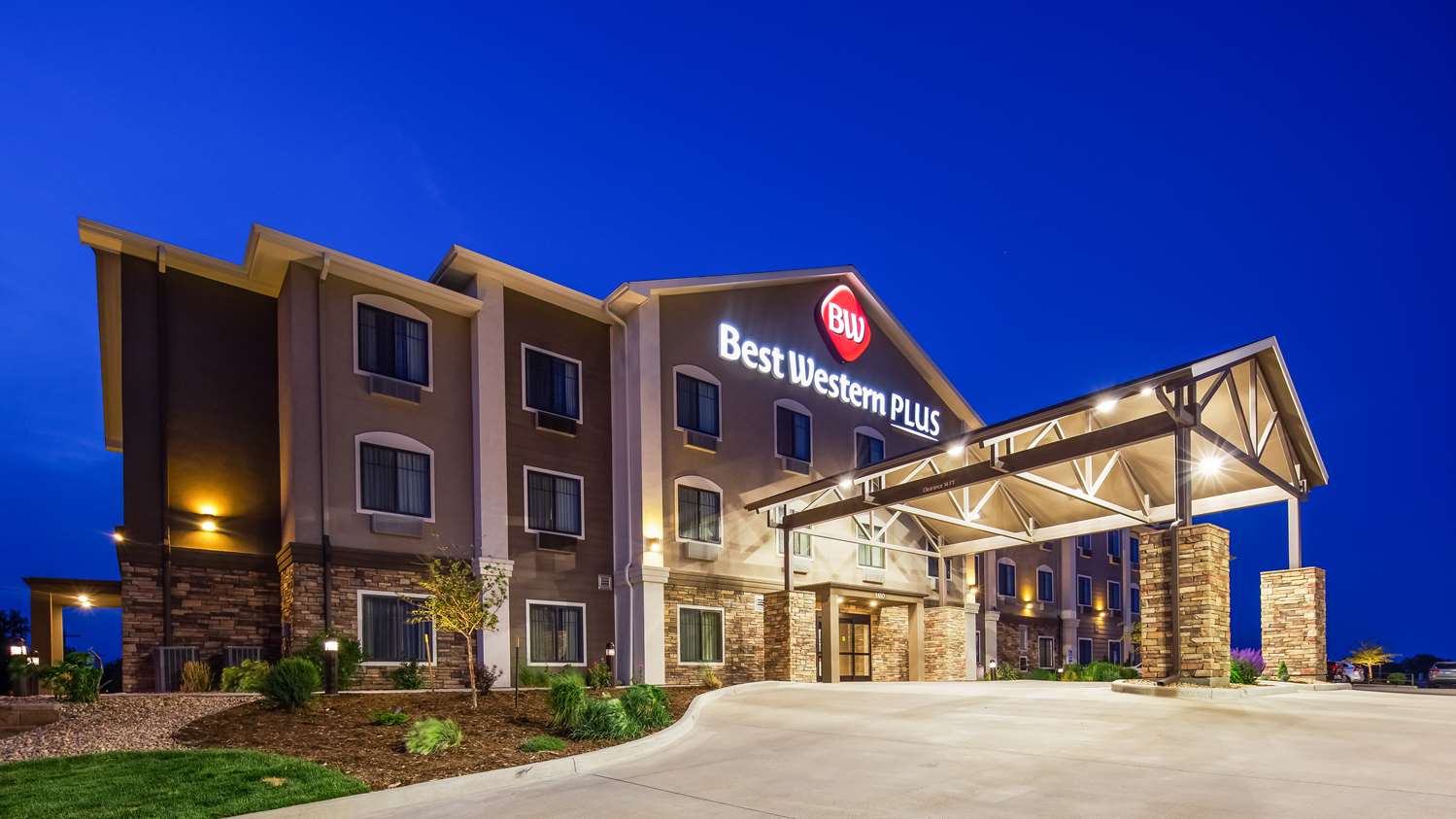 Best Western Plus Overland Inn 1/15