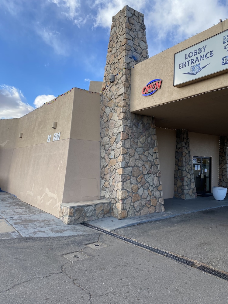 Travelodge by Wyndham Farmington Hwy 64 59/70