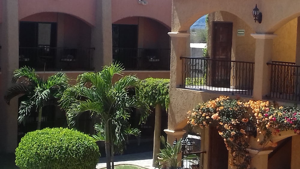 Hacienda Suites Loreto 41/53