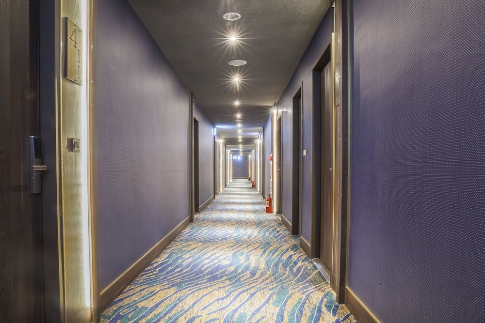 Saint Art Hotel 26/30
