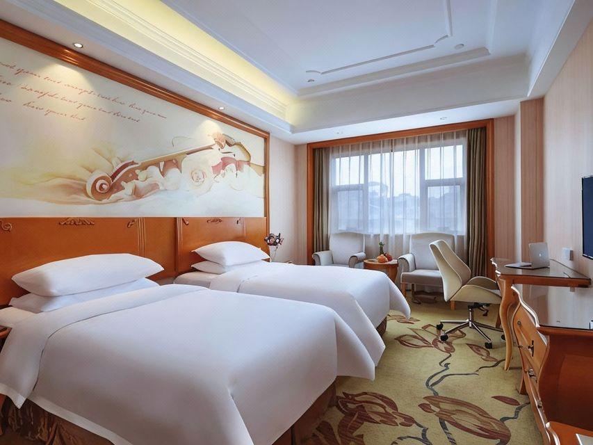 Deluxe, Twin Beds
