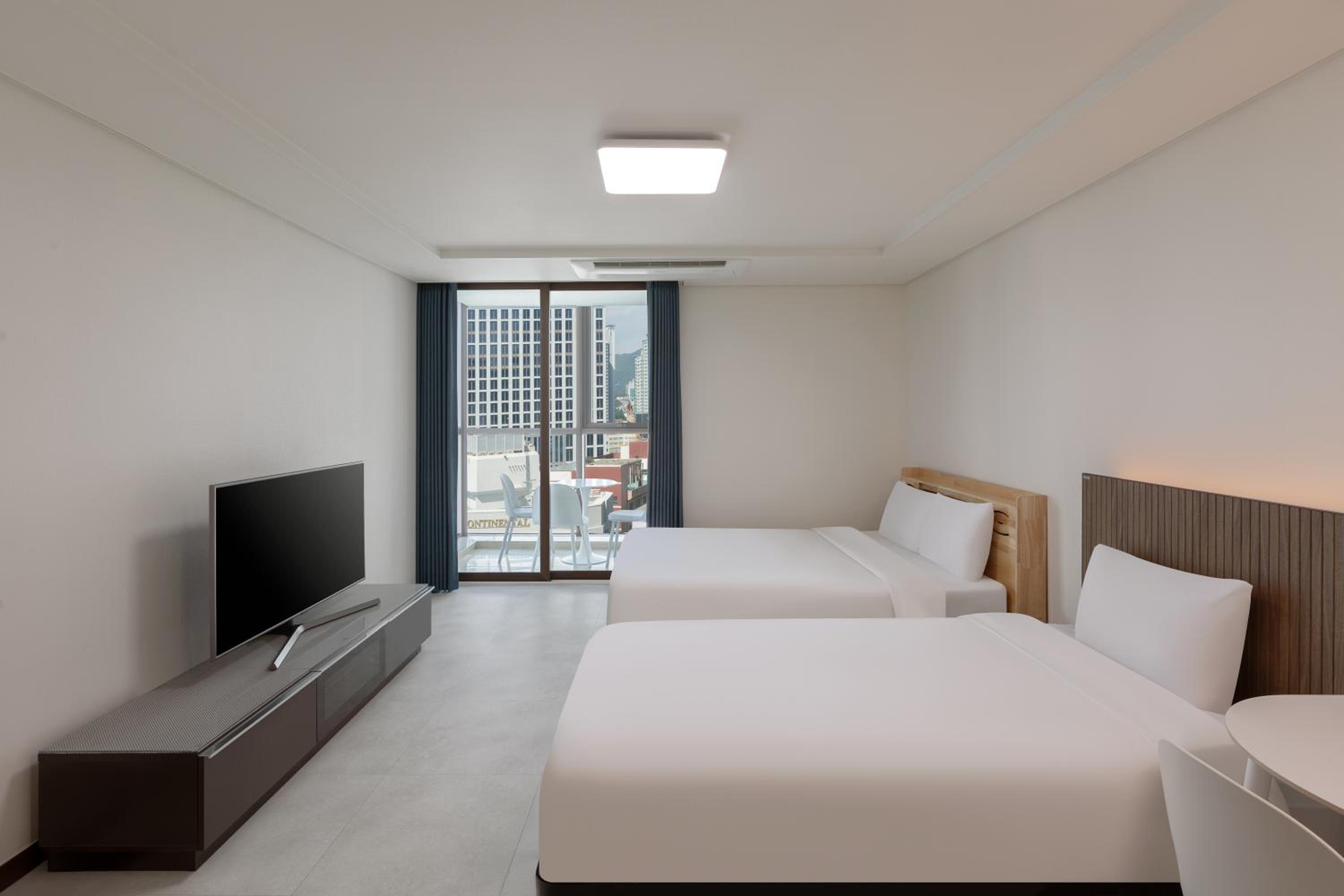 City, Junior Suite