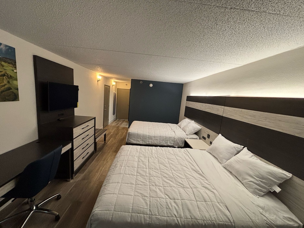 Baymont by Wyndham Williamsburg I-64 11/51