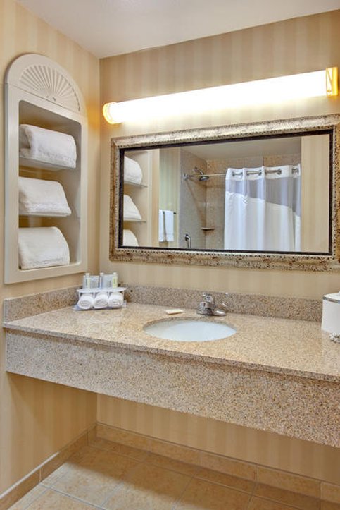 Holiday Inn Express Hotel & Suites Tehachapi Hwy 58/Mill St 29/29