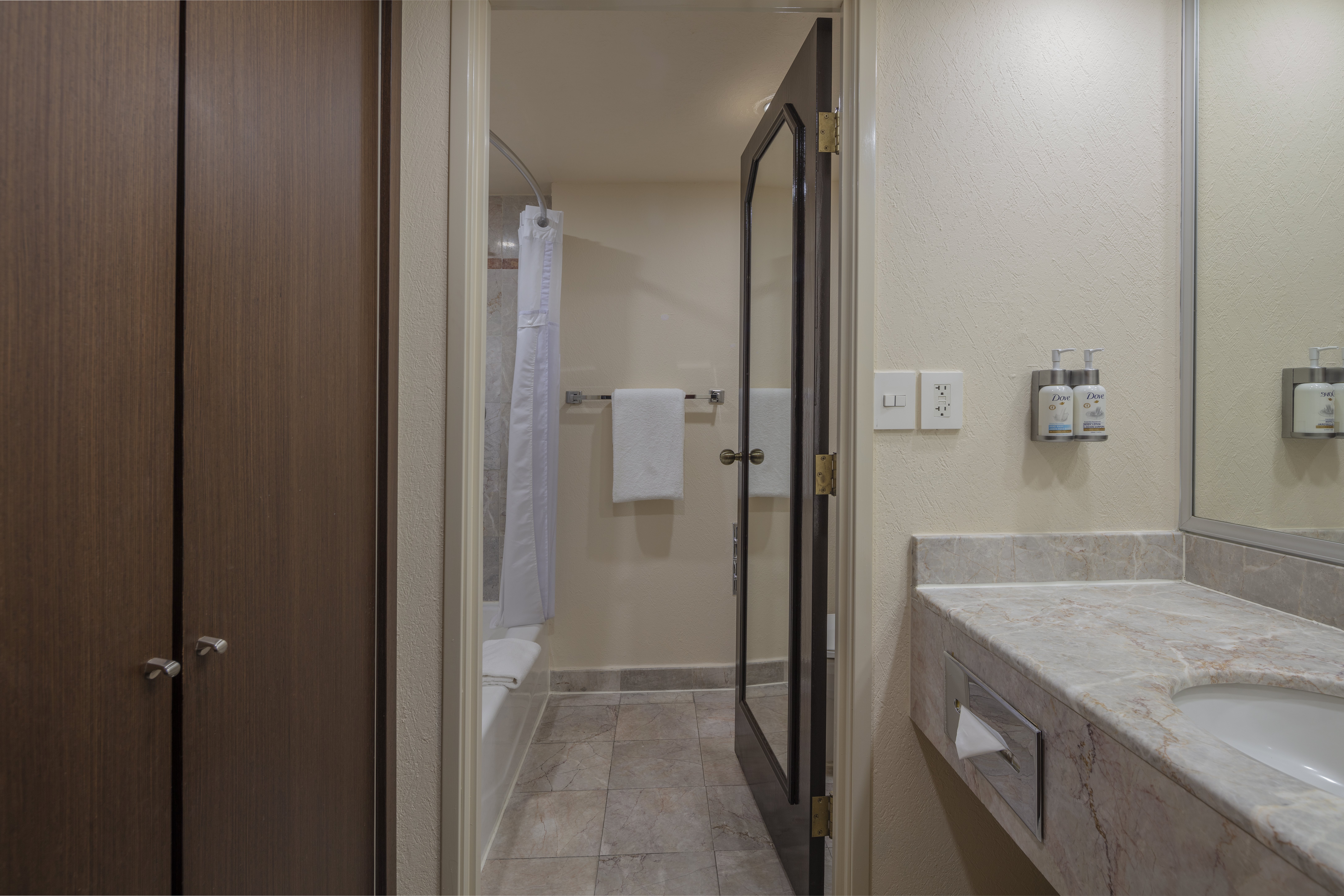 Holiday Inn Puebla La Noria 74/77