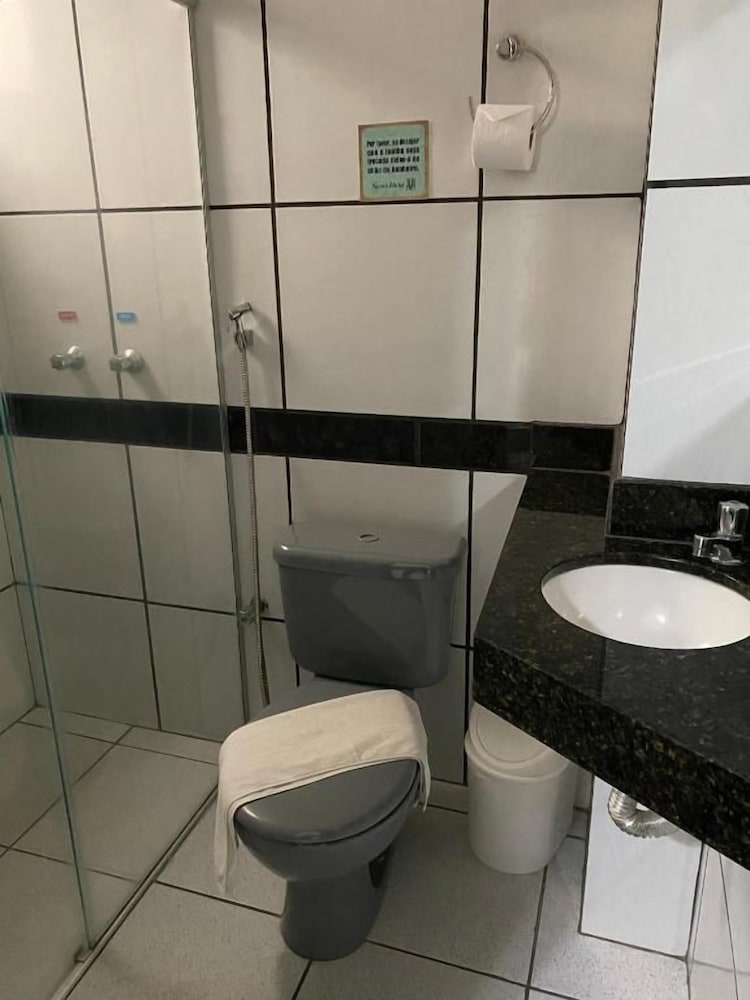 Oft Neves Hotel 33/37