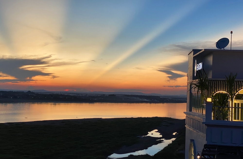 Eastin Hotel Vientiane 42/50