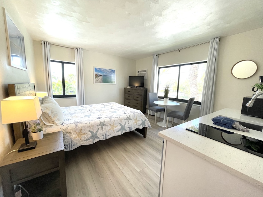 Tropic Isle Beach Resort 16/50