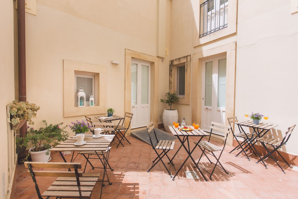 Lemoni Suite 39/56