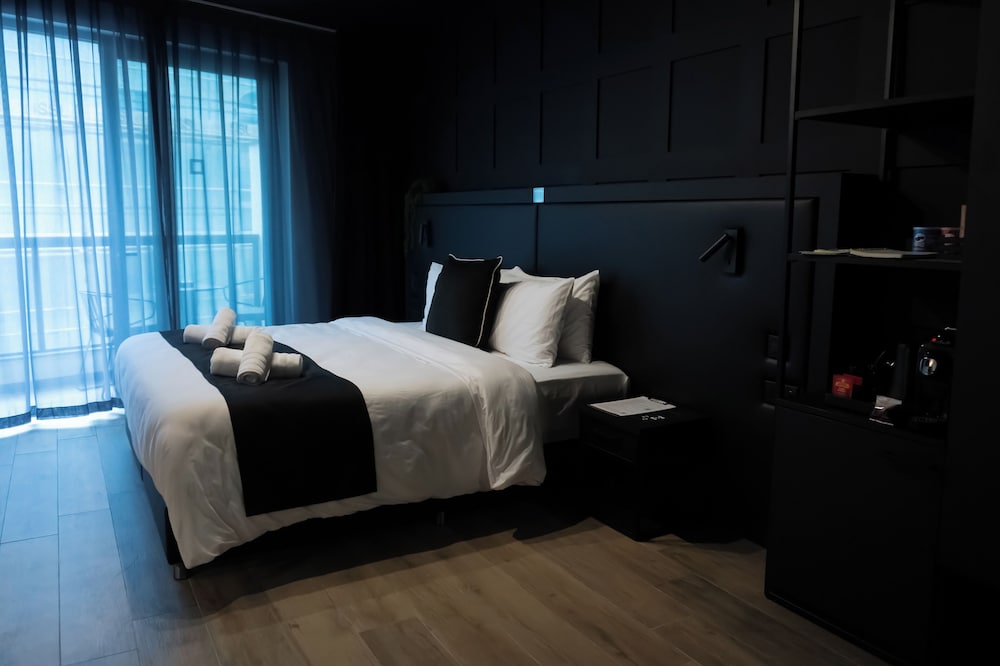 Block Hotel Rooms and Aparments 24/54