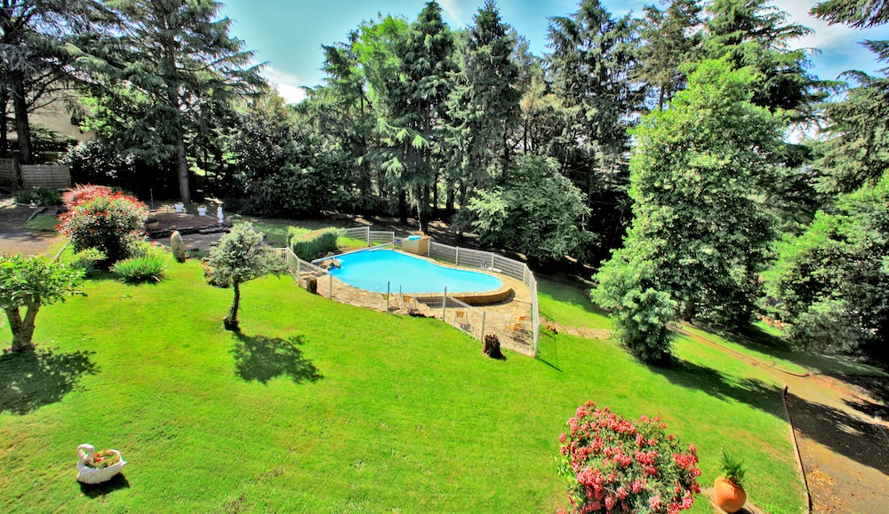 HOTEL LA CHAUMIERE 41/56