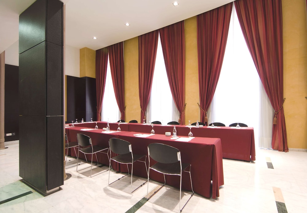 Catalonia El Pilar Hotel 48/50