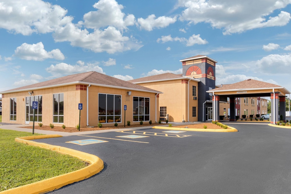 Quality Inn Cadiz, KY 3/40