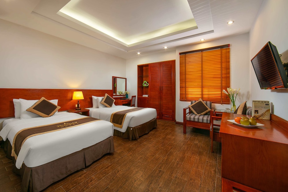 Bounty Hotel 27/67