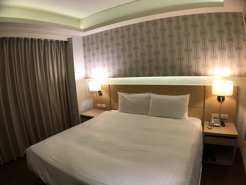 Paris Business Hotel 30/60