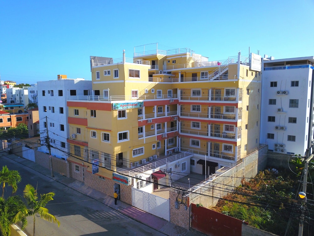 Tropical Island Aparthotel 8/50