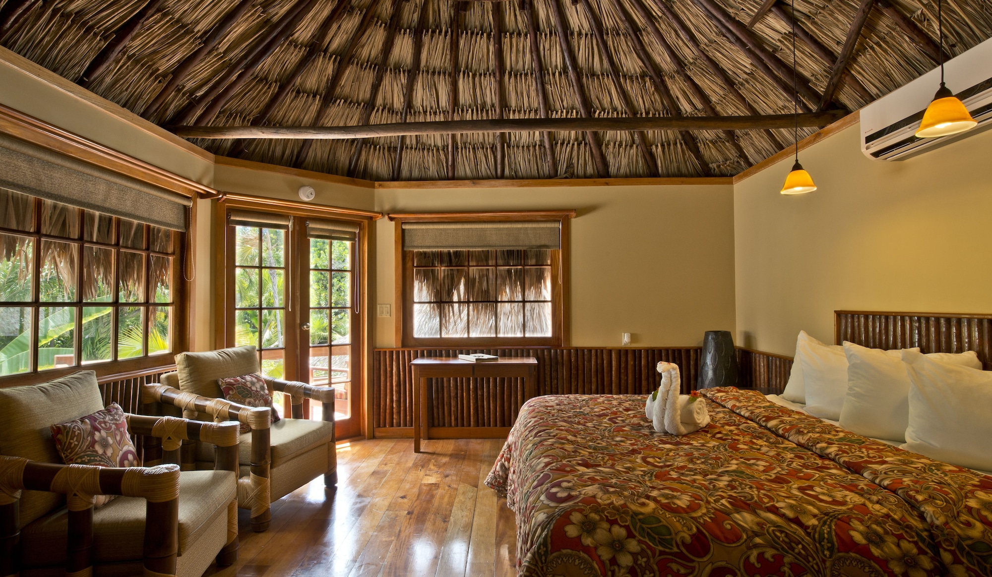 JUNGLE, DELUXE, KING BED