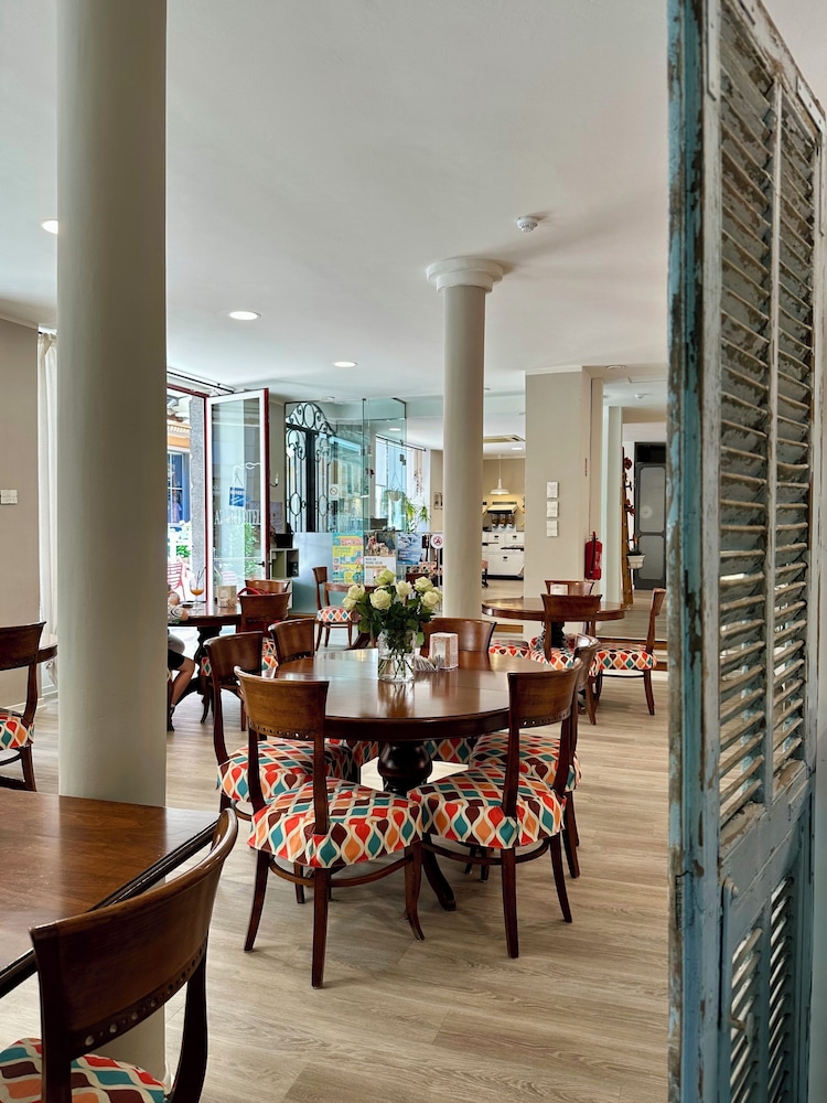 Azur Hotel 43/59