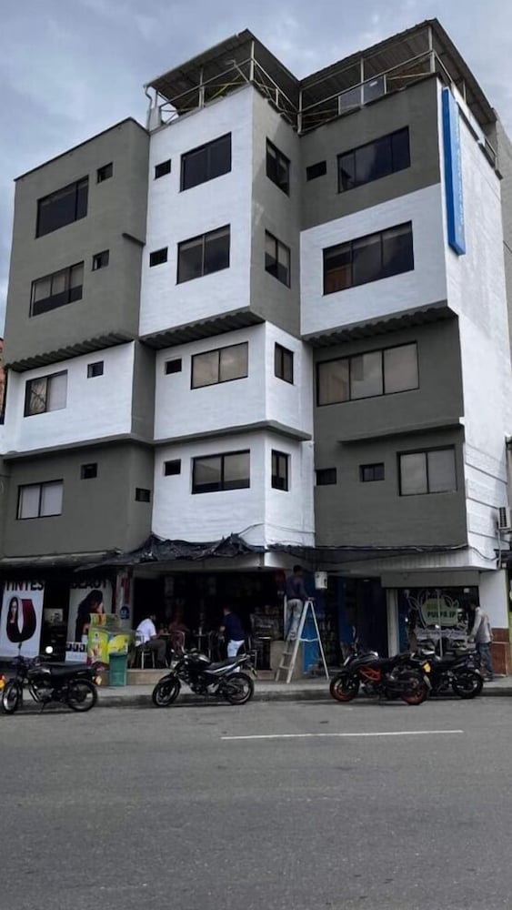 33Hotel 38/47
